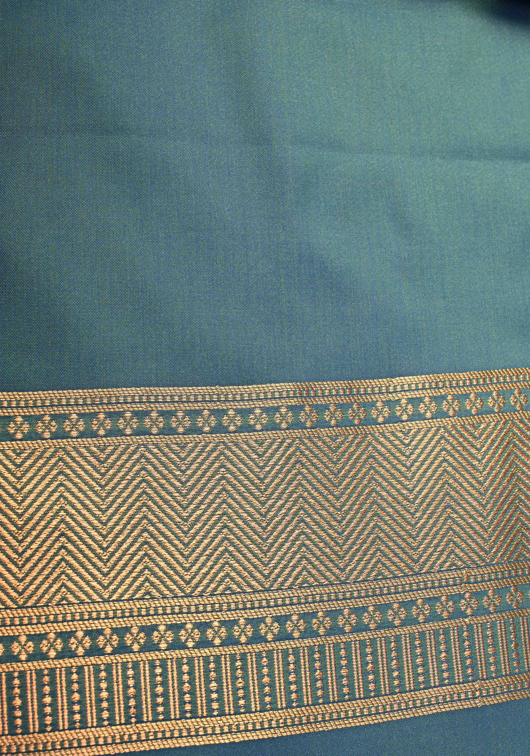 Green-Purple Dual tone Kanchi Semi Silk Saree with Zari Buttas and Mandala Motifs on Border