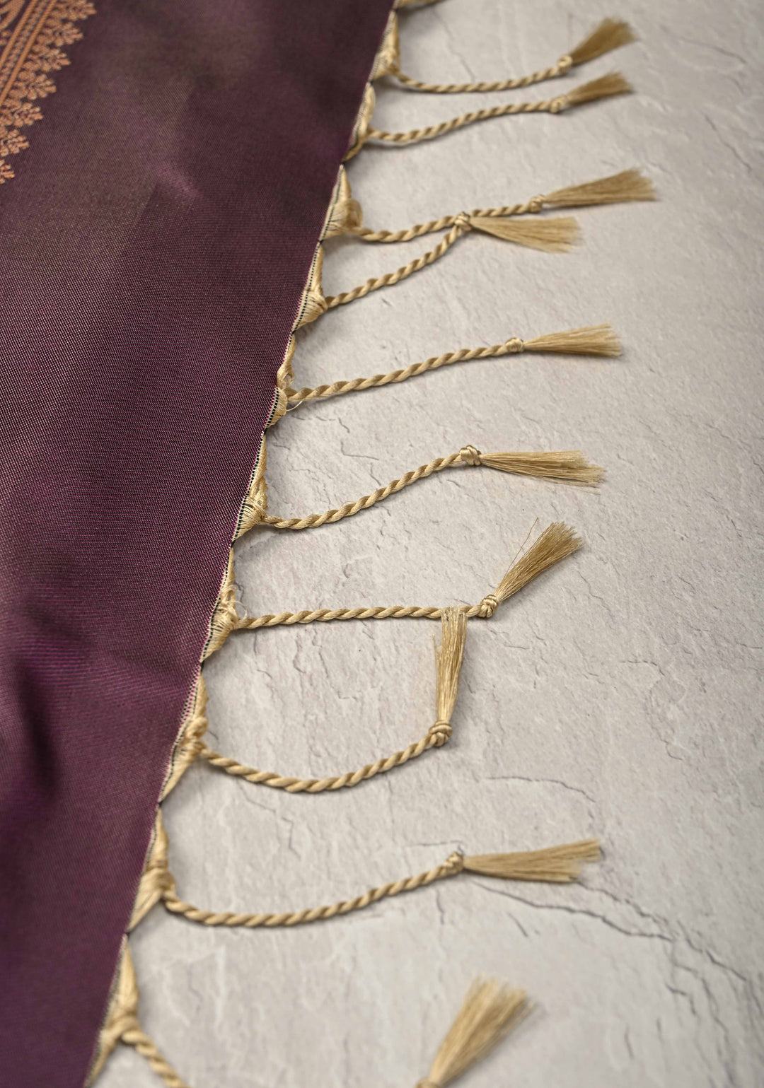 Dusty Mauve Dual tone Kanchi Semi Silk Saree with Zari Buttas and Zari Border