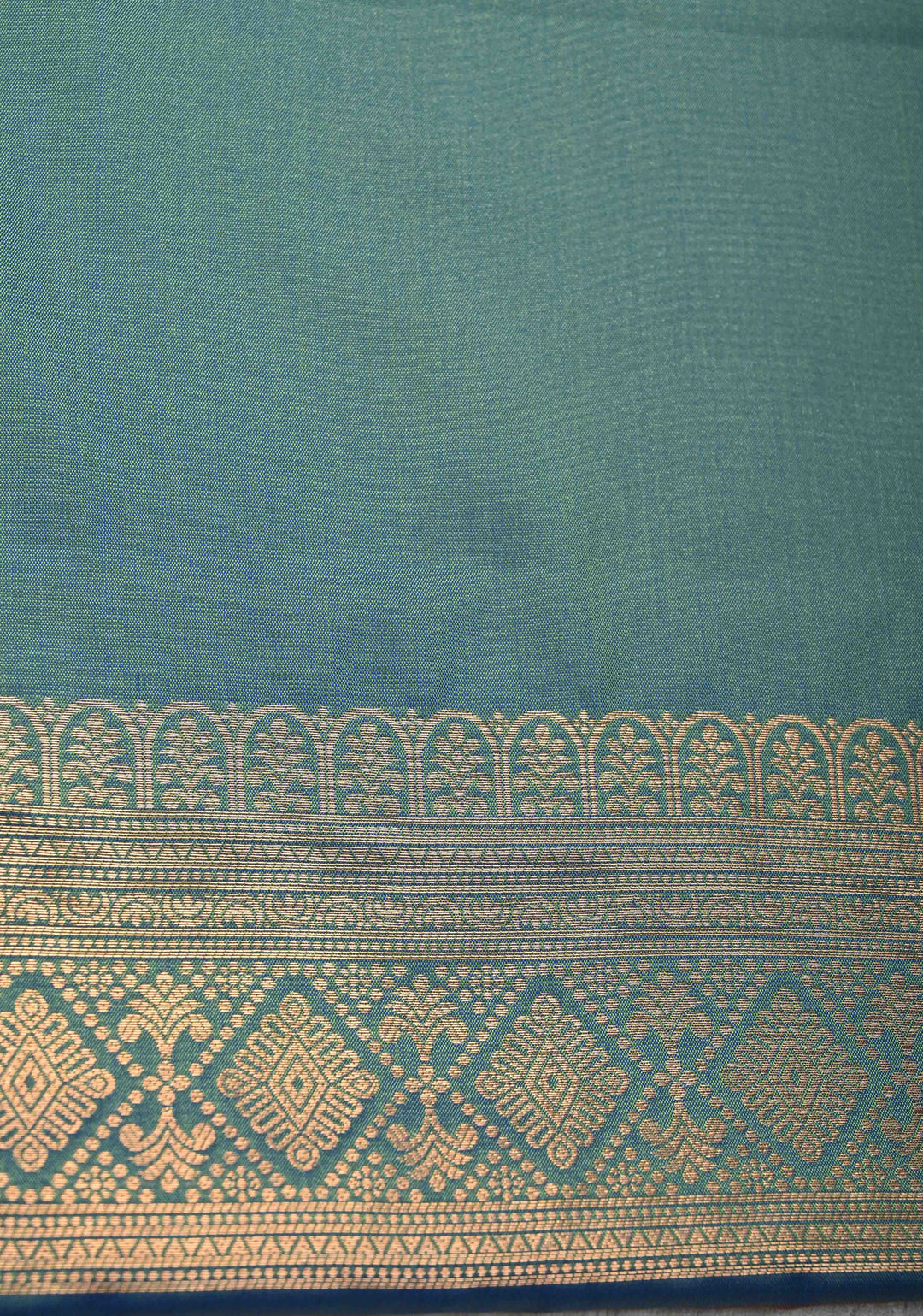 Green Pink Dual Tone  Kanchi Semi Silk Saree with Geometric Buttas and Abstract Zari Border