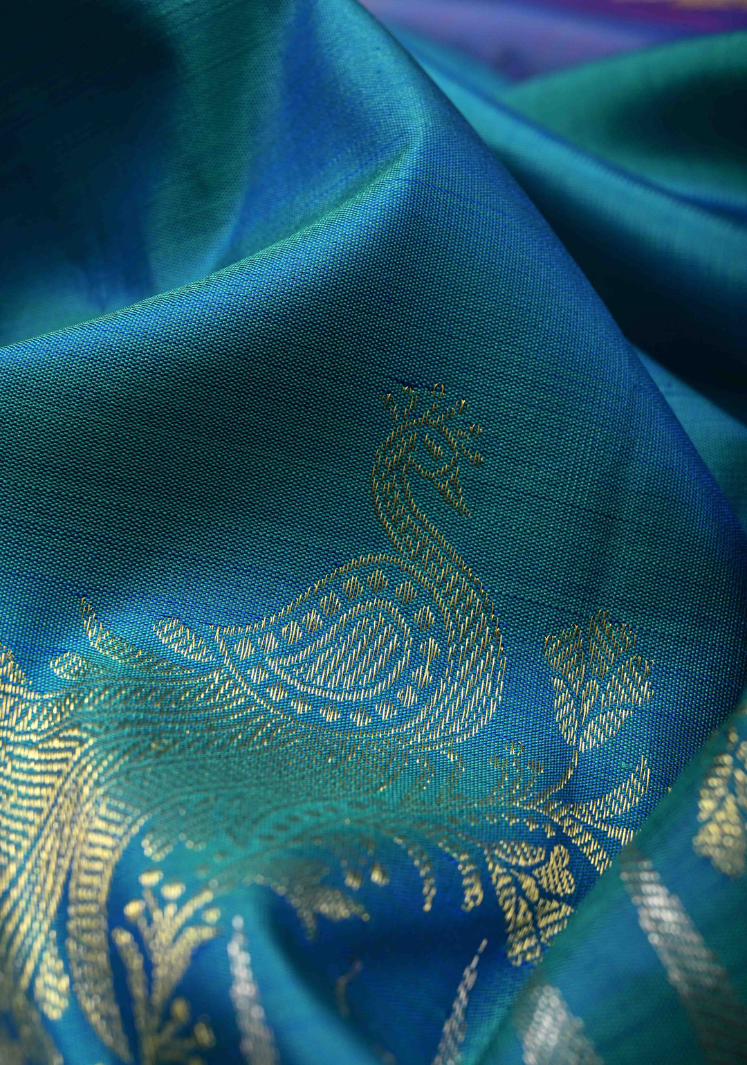 Blue and Green Dual tone Kanjivaram Pure Silk Saree with Zari butta and Peacock Floral Motif above Minimal zari Border  | SILK MARK CERTIFIED