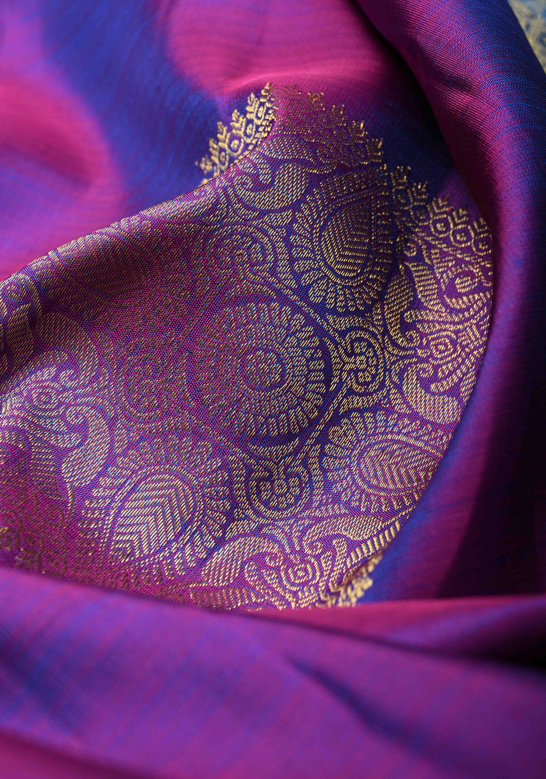 Purple Dual tone Pure Kanjivaram Silk Saree with Squre Buttas and Zari Border | SILK MARK CERTIFIED