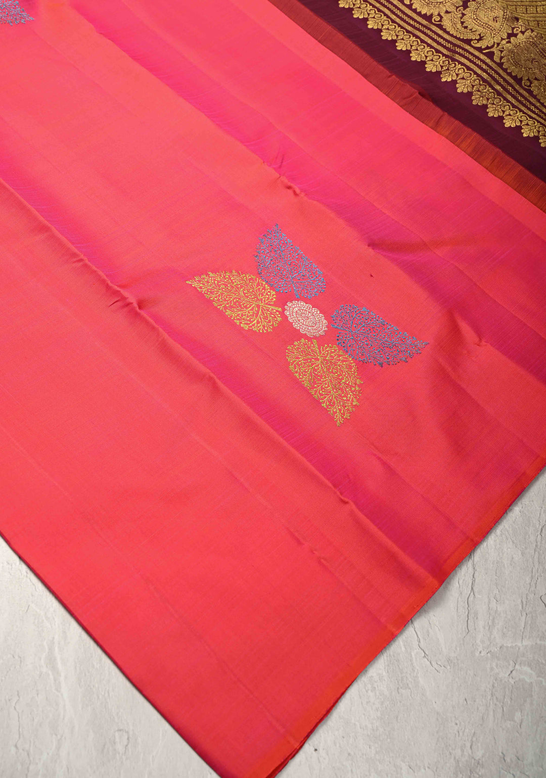Pink Dual tone Borderless Pure Kanjivaram Silk Saree with Meena Zari Leaf Buttas and Contrast Pallu | SILK MARK CERTIFIED