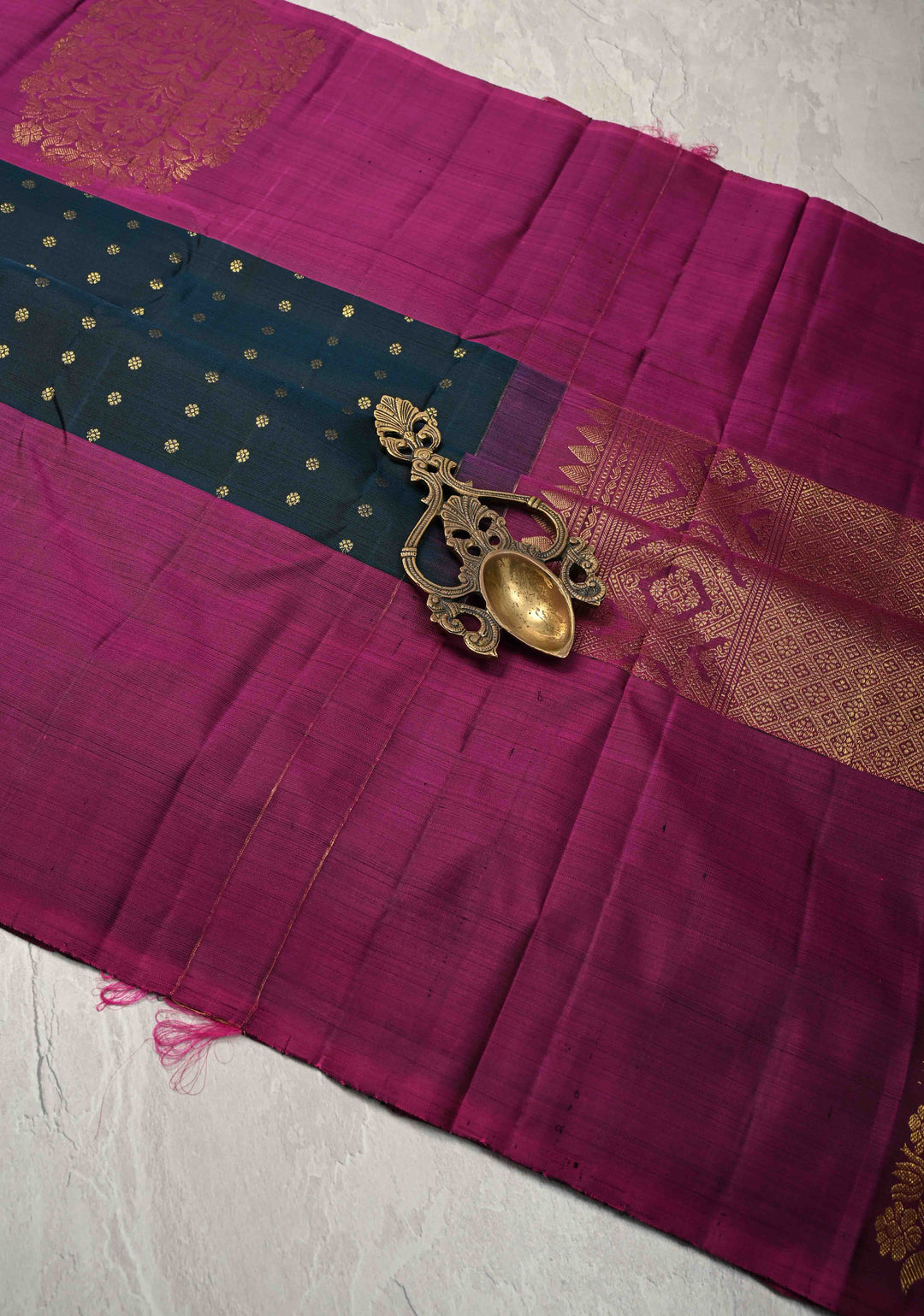 Deep Emerald Green  Kanjivaram Pure Silk Saree with zari Butti and Distinct Floral Motifs on Border | SILK MARK CERTIFIED