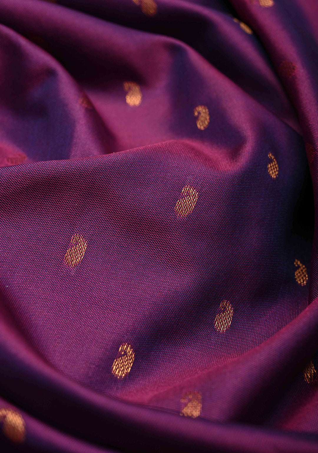 Egg Plant Purple Dual tone Kanchi Semi Silk Saree with Paisley Zari Buttas and Geomatric Motifs on Border