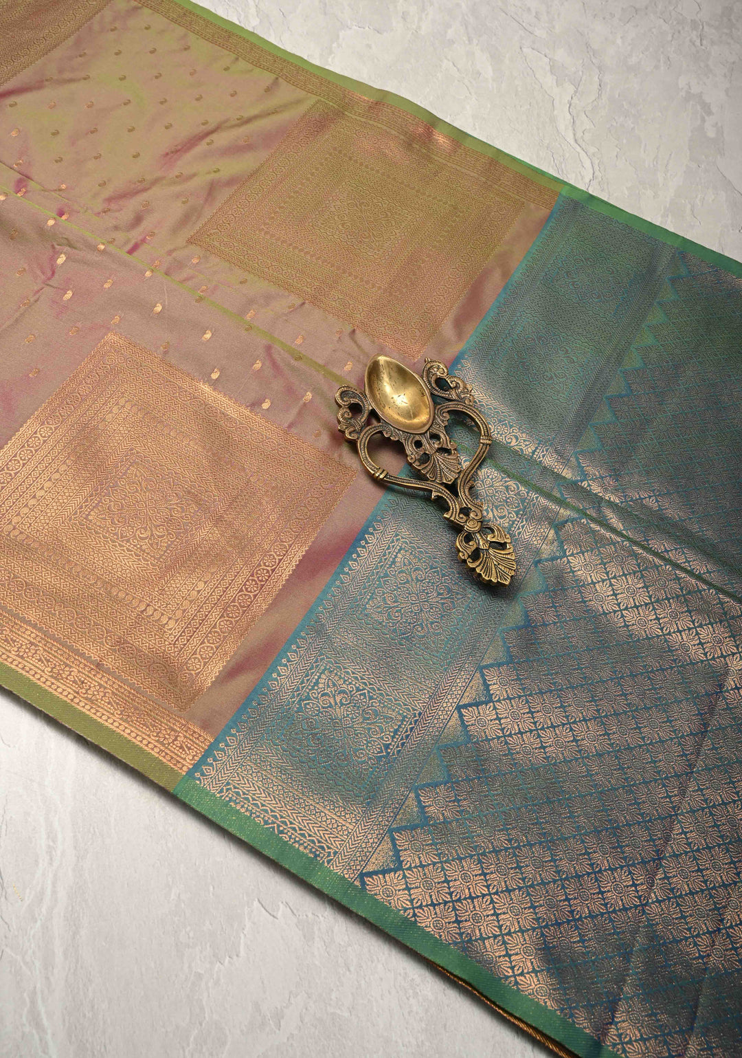 Green-pink Dual tone Kanchi Semi Silk Saree with Paisley Zari Buttas and Geomatric Motifs on Border