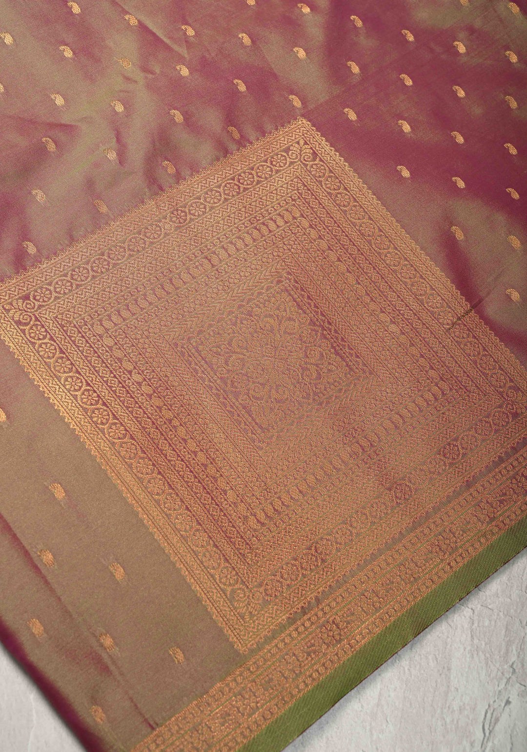 Green-pink Dual tone Kanchi Semi Silk Saree with Paisley Zari Buttas and Geomatric Motifs on Border