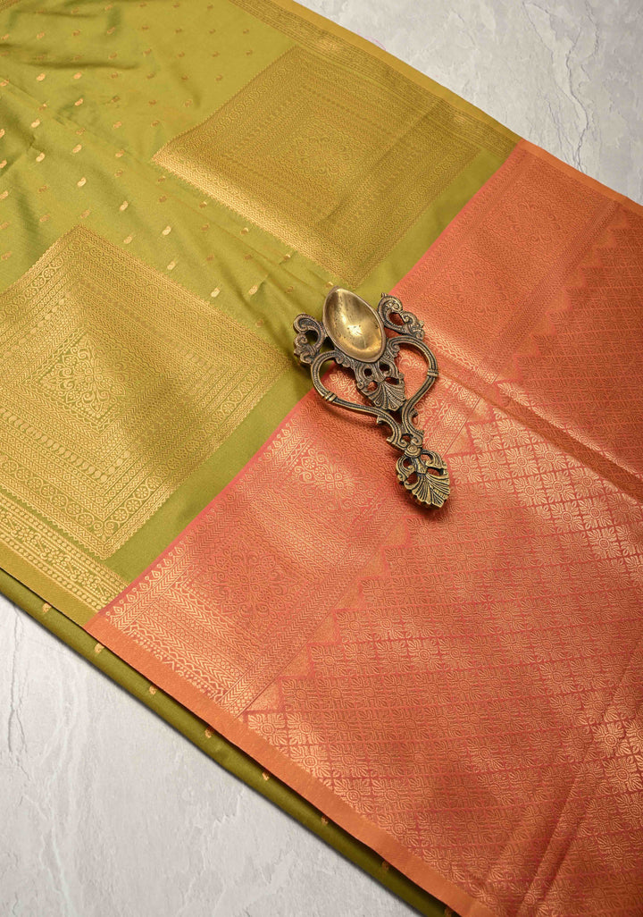 Henna Green Dual tone Kanchi Semi Silk Saree with Paisley Zari Buttas and Geomatric Motifs on Border