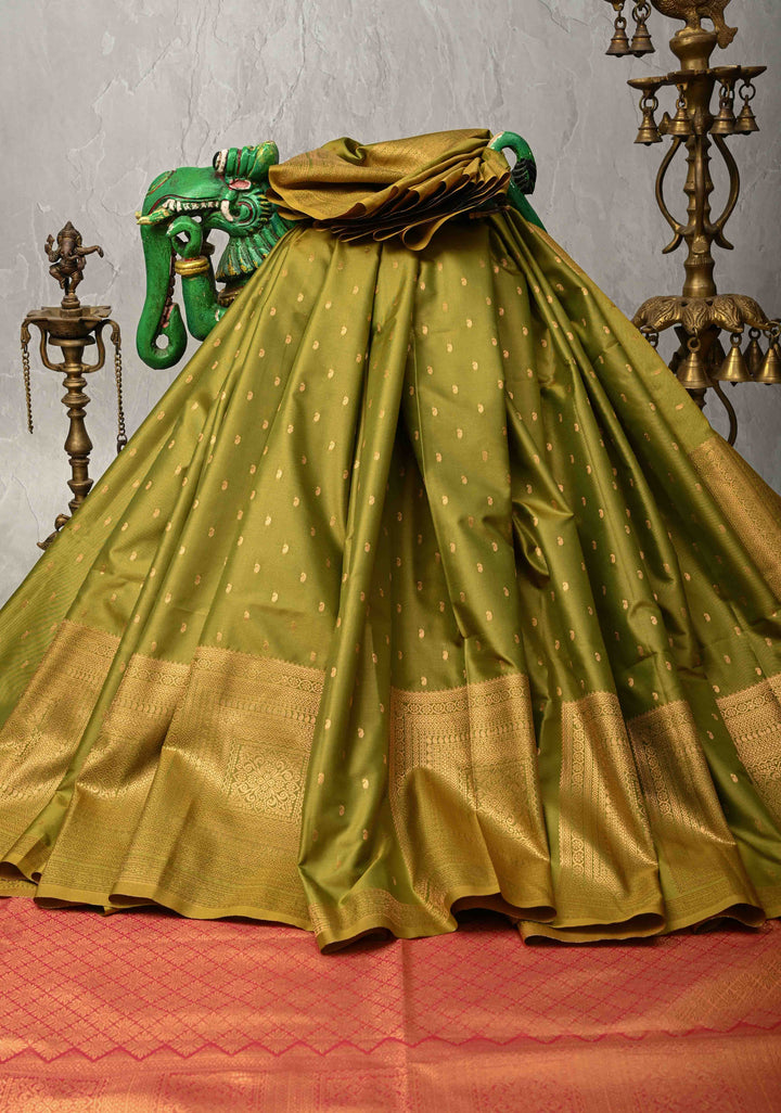 Henna Green Dual tone Kanchi Semi Silk Saree with Paisley Zari Buttas and Geomatric Motifs on Border