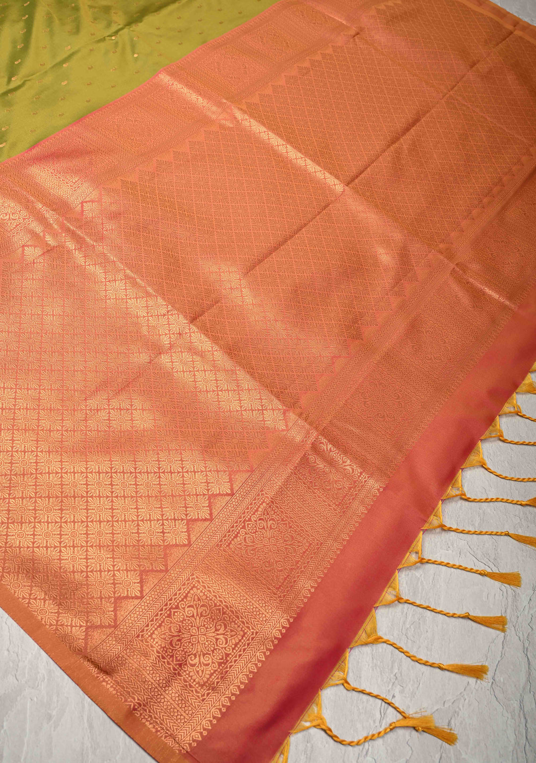 Henna Green Dual tone Kanchi Semi Silk Saree with Paisley Zari Buttas and Geomatric Motifs on Border