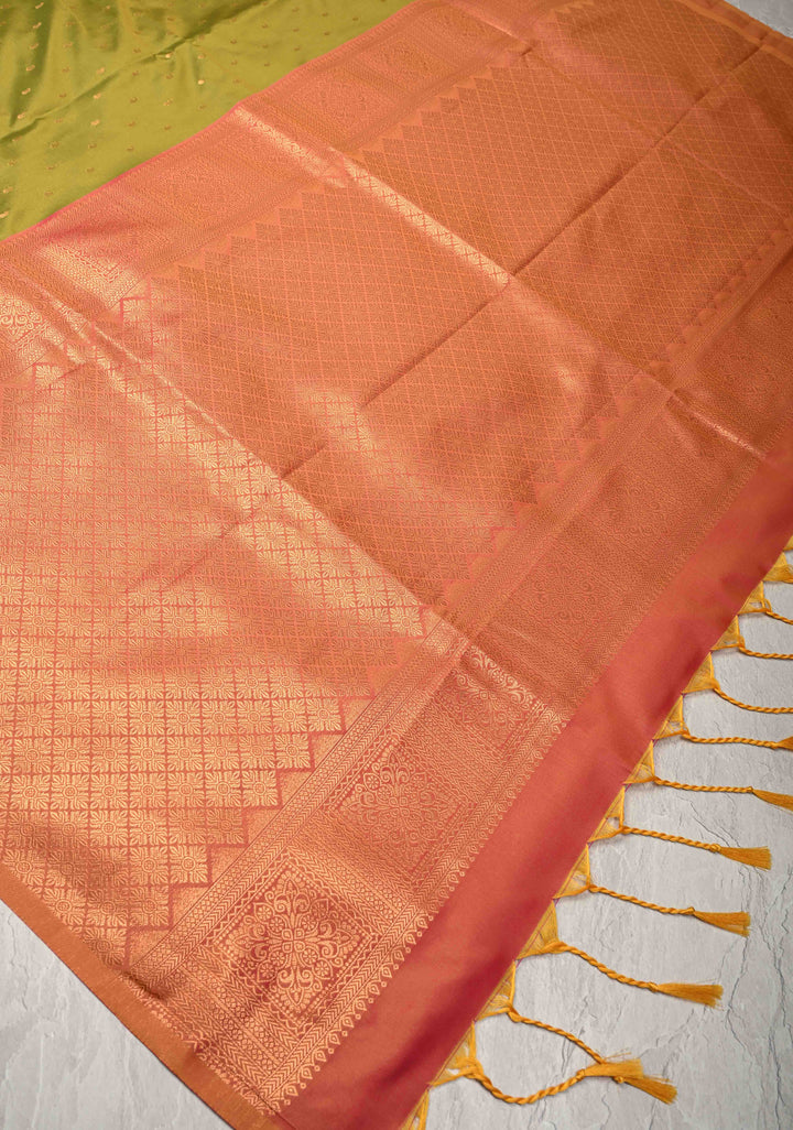 Henna Green Dual tone Kanchi Semi Silk Saree with Paisley Zari Buttas and Geomatric Motifs on Border