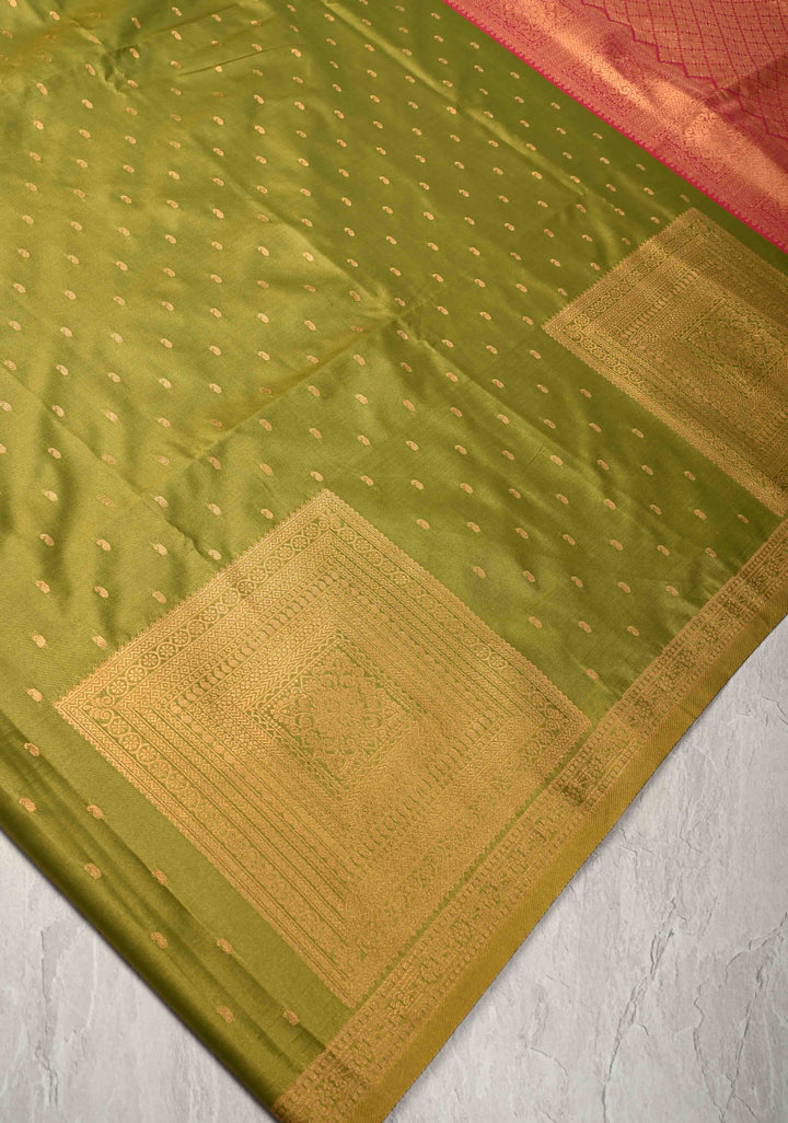 Henna Green Dual tone Kanchi Semi Silk Saree with Paisley Zari Buttas and Geomatric Motifs on Border