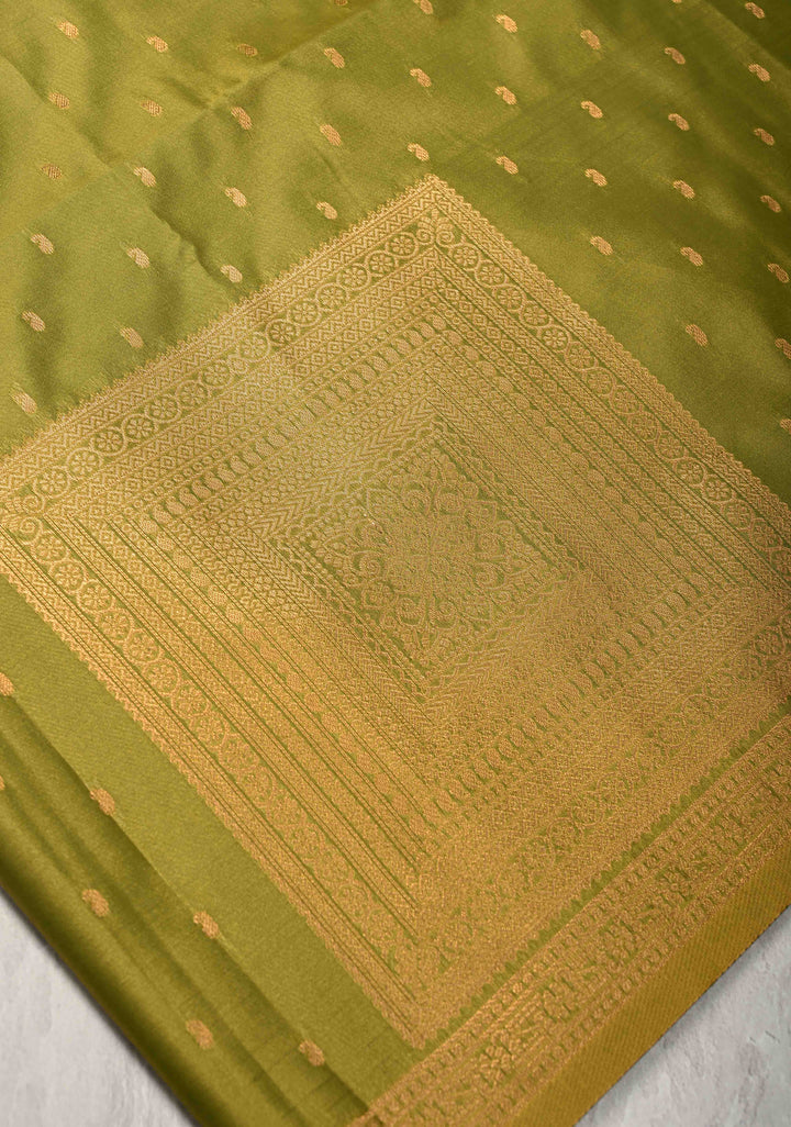 Henna Green Dual tone Kanchi Semi Silk Saree with Paisley Zari Buttas and Geomatric Motifs on Border
