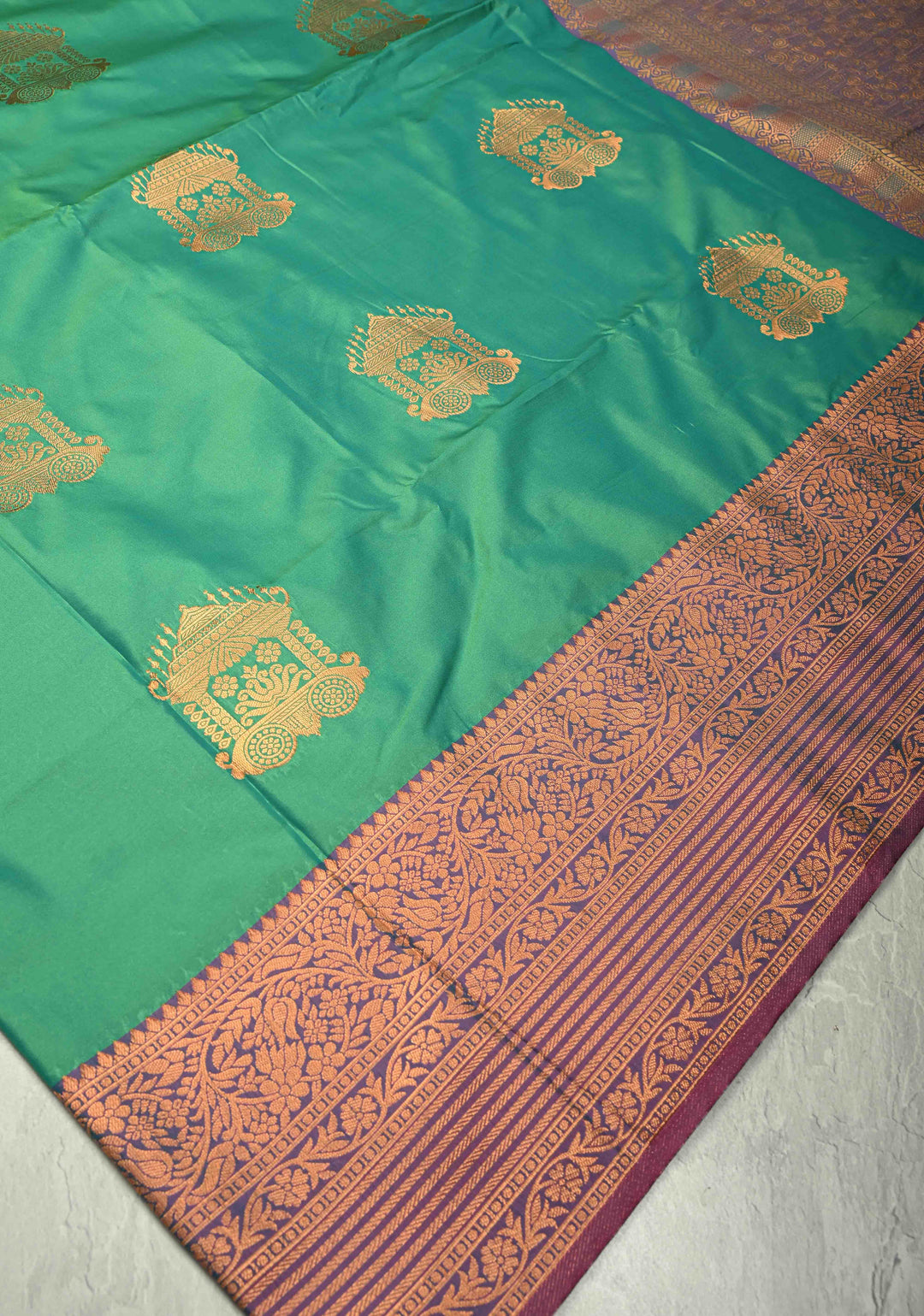 Green Dual tone Kanchi Semi Silk Saree with Temple Chariot Zari Buttas and Contrast Zari Border