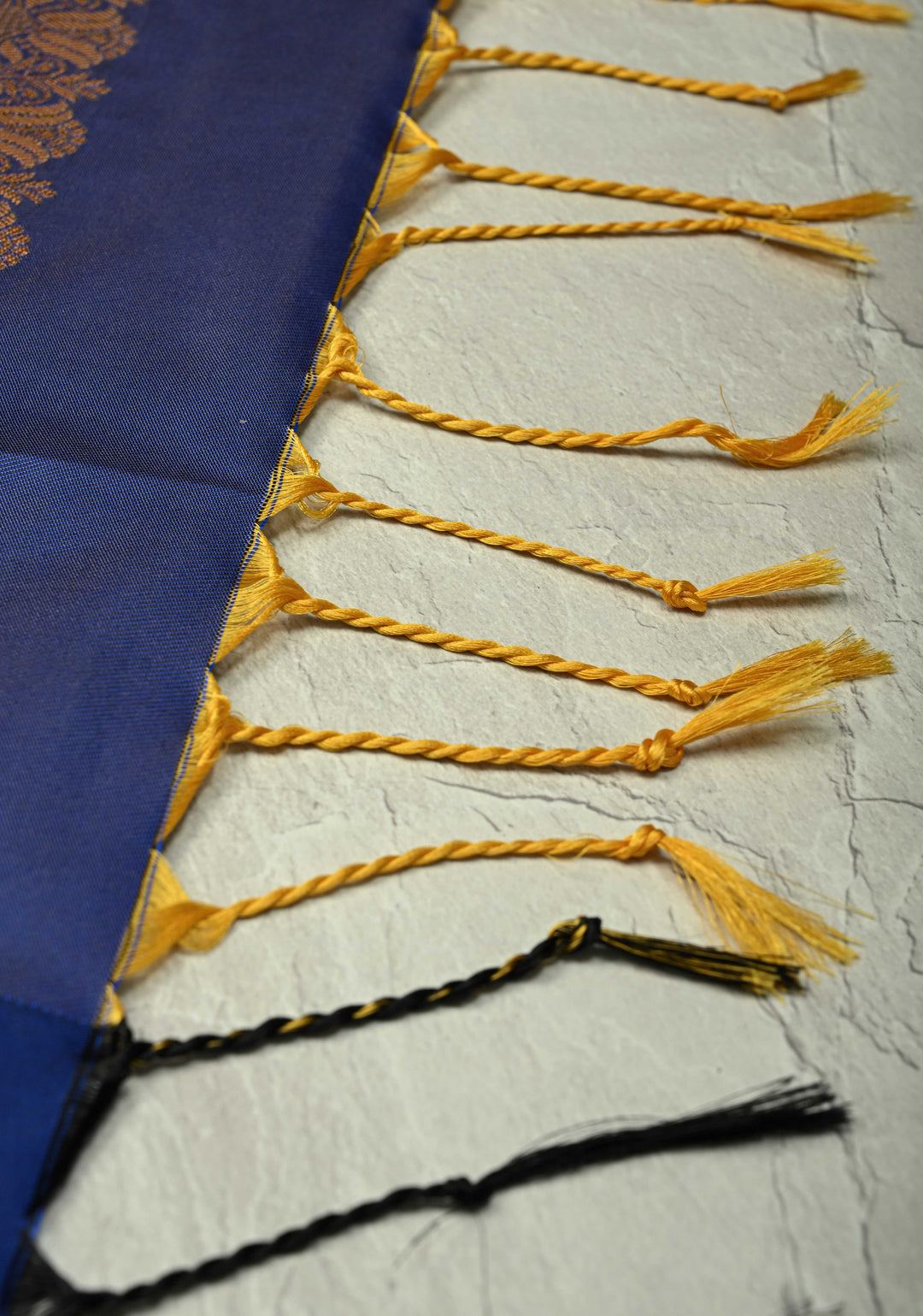 Light Steel Blue Dual Tone Kanchi Semi Silk Saree with Temple Chariot Buttas and Zari Border