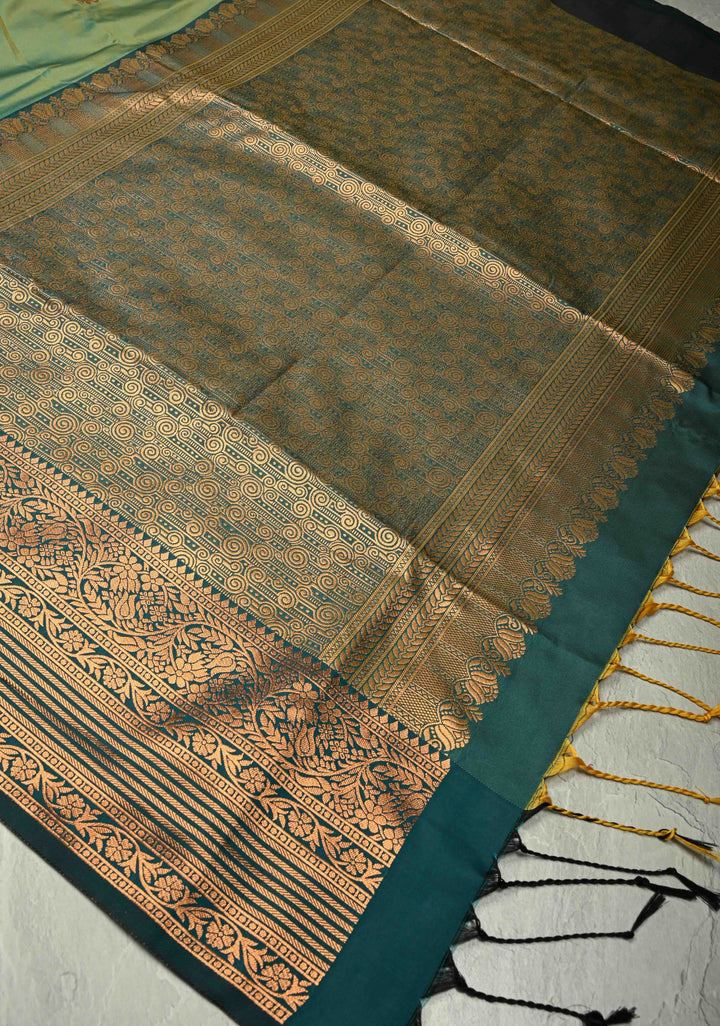 Green Dual Tone Kanchi Semi Silk Saree with Temple Chariot Zari Buttas and Zari Border
