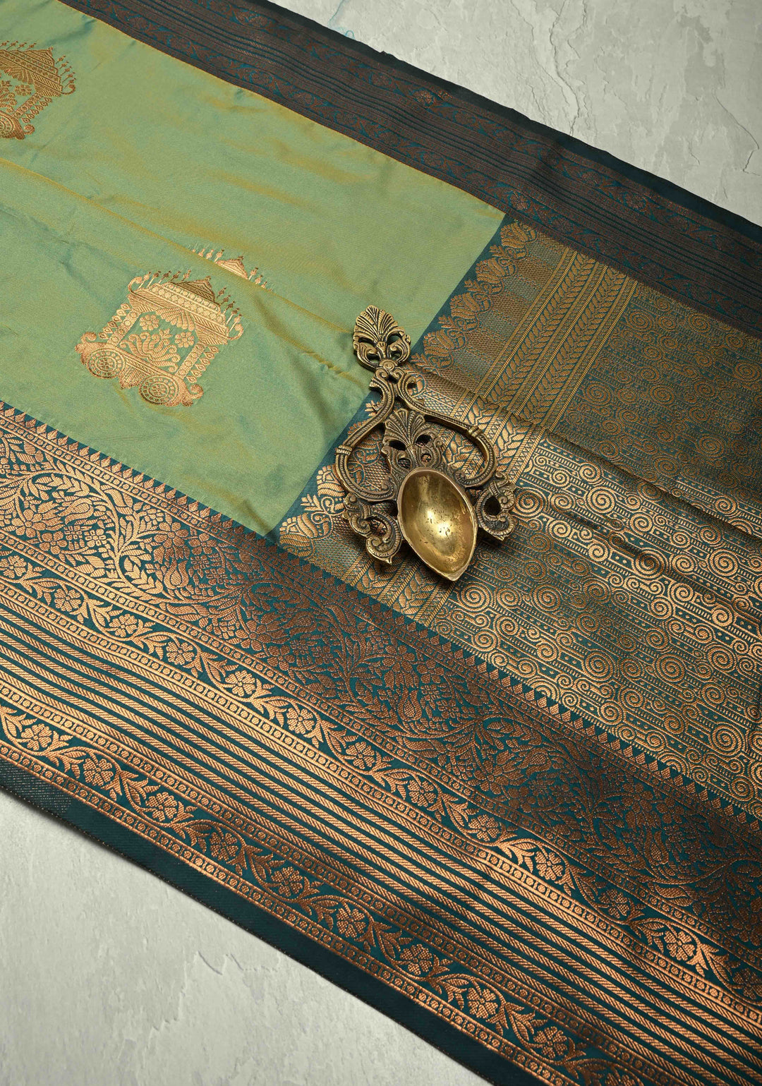Green Dual Tone Kanchi Semi Silk Saree with Temple Chariot Zari Buttas and Zari Border