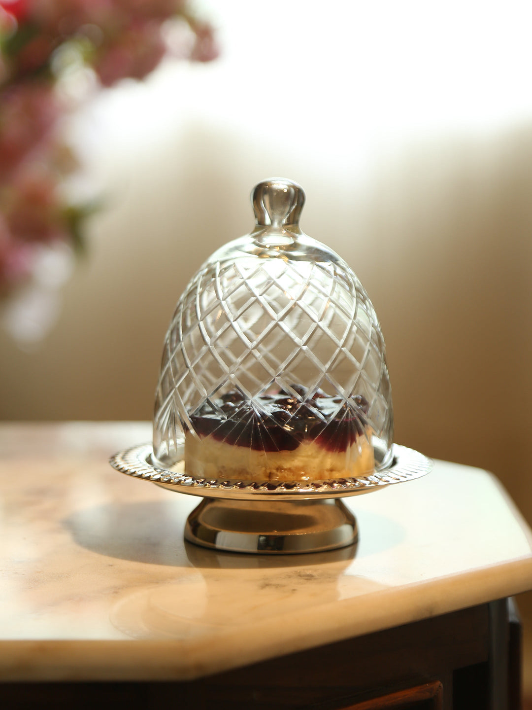 Round Cake Plate with Glass Dome | SHOBITAM