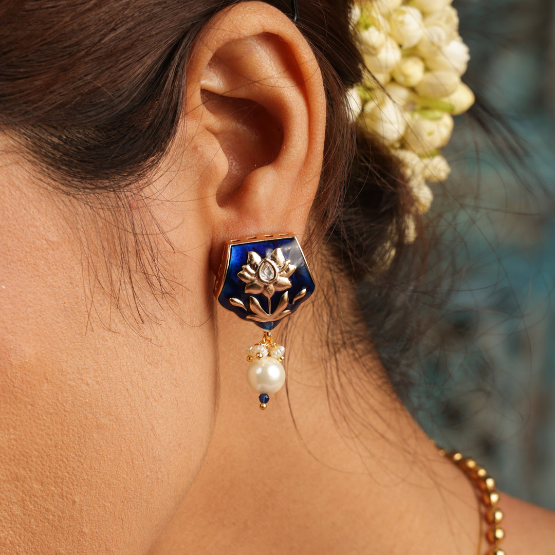 Anvi Lotus Pearl Enamel Pendant Set | SHOBITAM