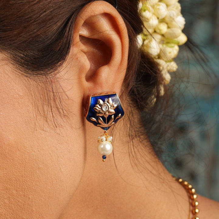 Anvi Lotus Pearl Enamel Pendant Set | SHOBITAM