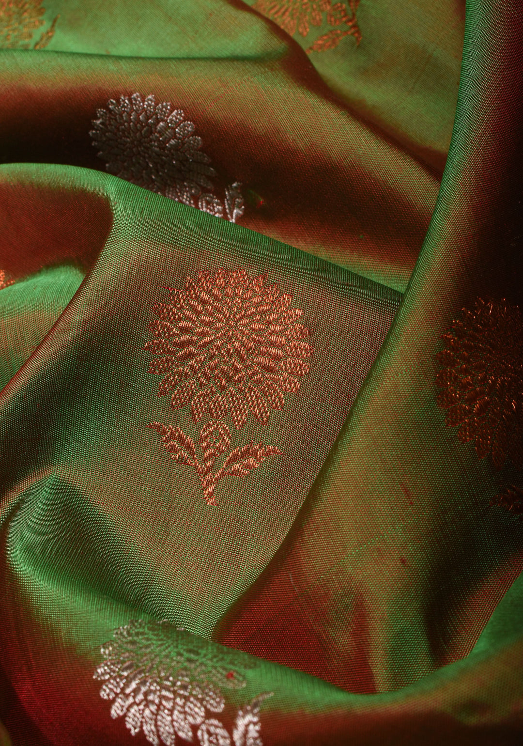 Green Pink Dual Tone Gadwal Silk Saree with alfi Zari buttas and wide Pink Zari border | SILK MARK CERTIFIED