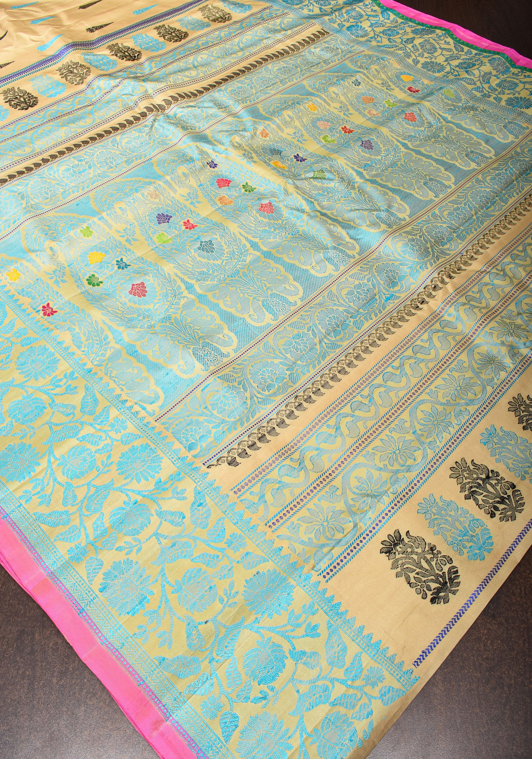 Stunning Beige Pure Gadwal Silk Saree with Thread Buttas and Contrast Bluish  Border | SILK MARK CERTIFIED