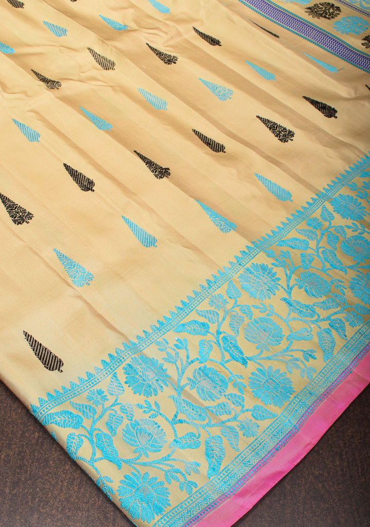 Stunning Beige Pure Gadwal Silk Saree with Thread Buttas and Contrast Bluish  Border | SILK MARK CERTIFIED