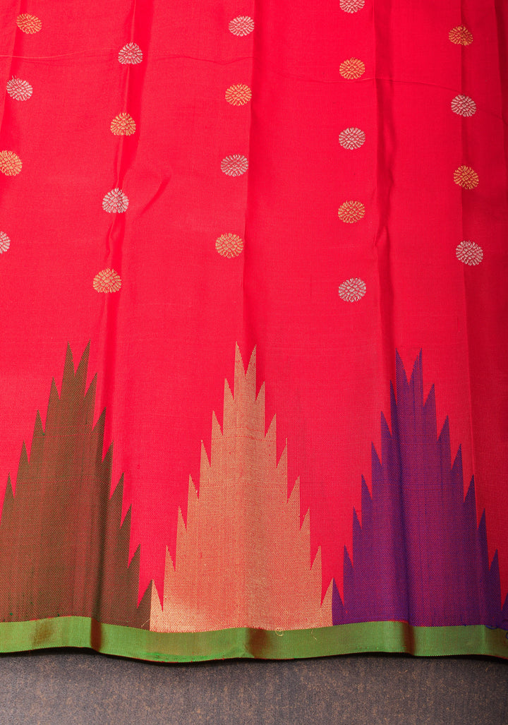 Exquisite Cream Gadwal Silk Saree with Sona Rupa Damask Motif and Temple Zari Border | SILK MARK CERTIFIED