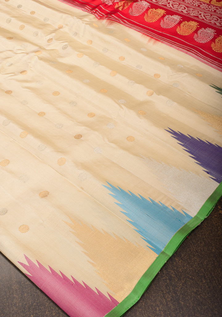 Exquisite Cream Gadwal Silk Saree with Sona Rupa Damask Motif and Temple Zari Border | SILK MARK CERTIFIED