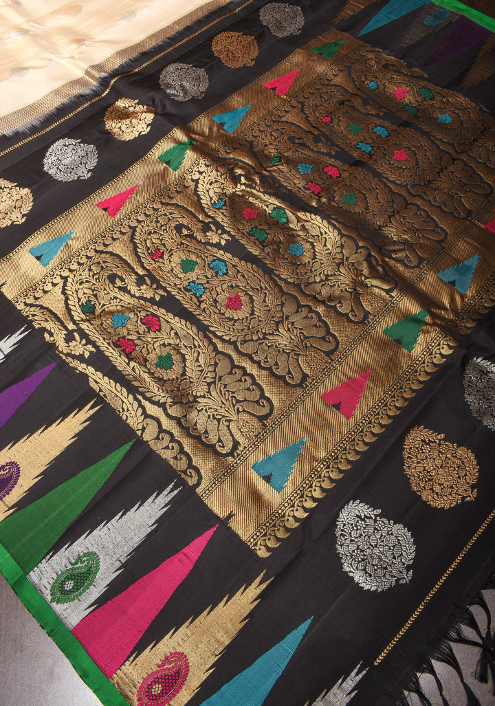 Exquisite Beige Gadwal Silk Saree with Sona Rupa Damask Motif and Temple Zari Border | SILK MARK CERTIFIED