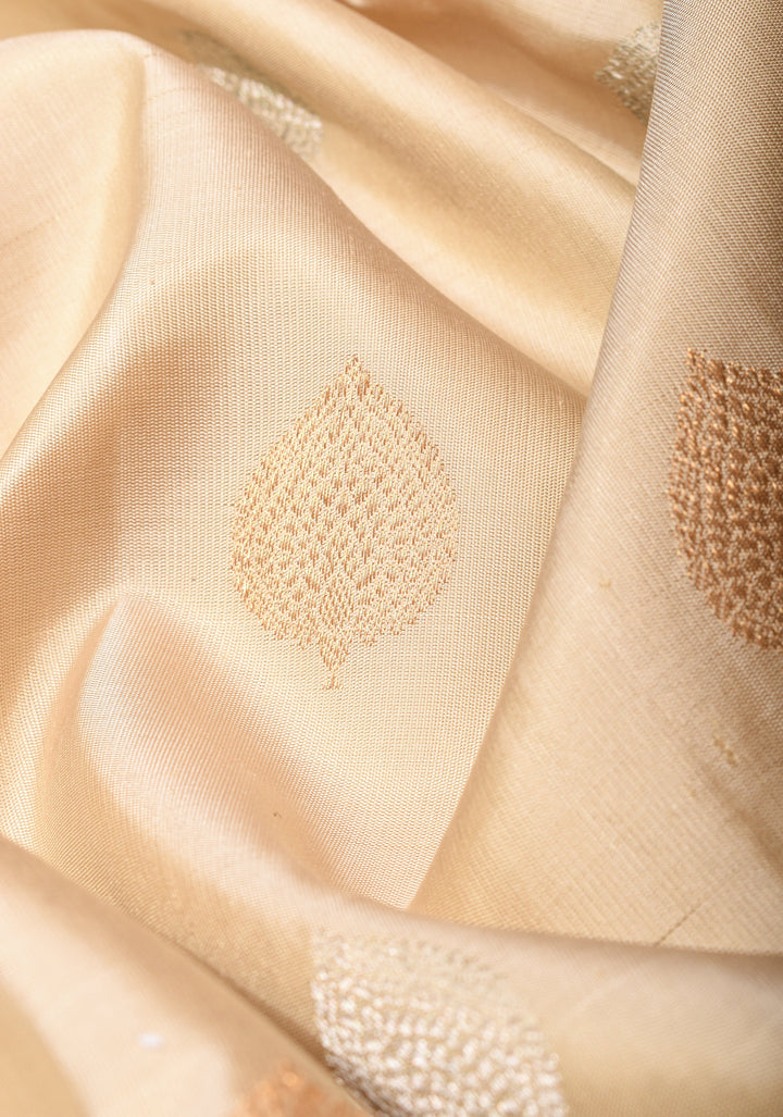 Exquisite Beige Gadwal Silk Saree with Sona Rupa Damask Motif and Temple Zari Border | SILK MARK CERTIFIED