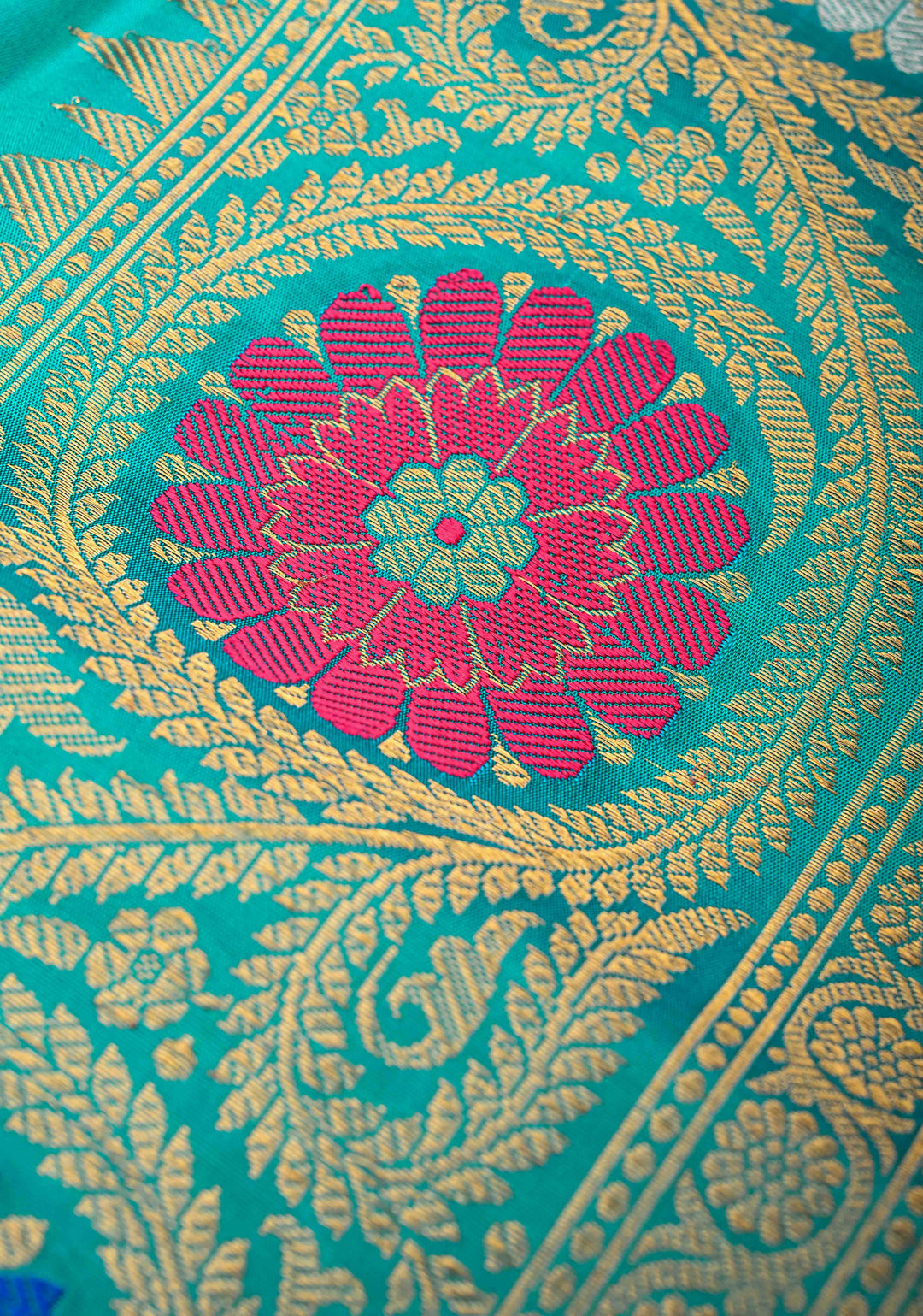 Greenish Cyan Gadwal Pure Silk Saree with Sona Rupa Buttas and Meenakari Zari Border, Pallu | SILK MARK CERTIFIED
