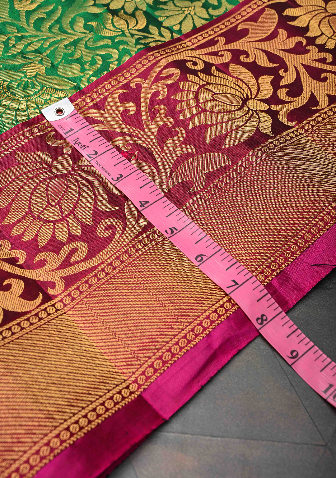 Green Gadwal Pure Silk Saree with Floral Brocade and Contrast Zari Border | SILK MARK CERTIFIED