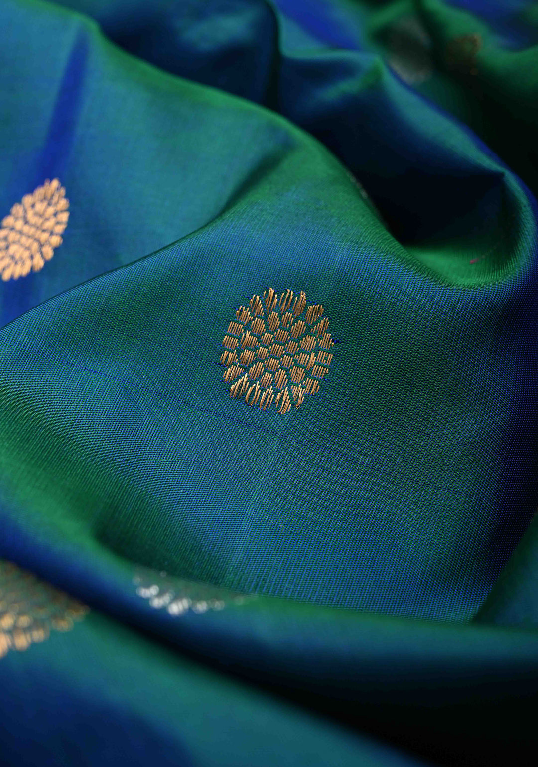Blue Dual tone Gadwal Pure Silk Saree with Silver, Gold Buttas and Contrast Zari Border | SILK MARK CERTIFIED