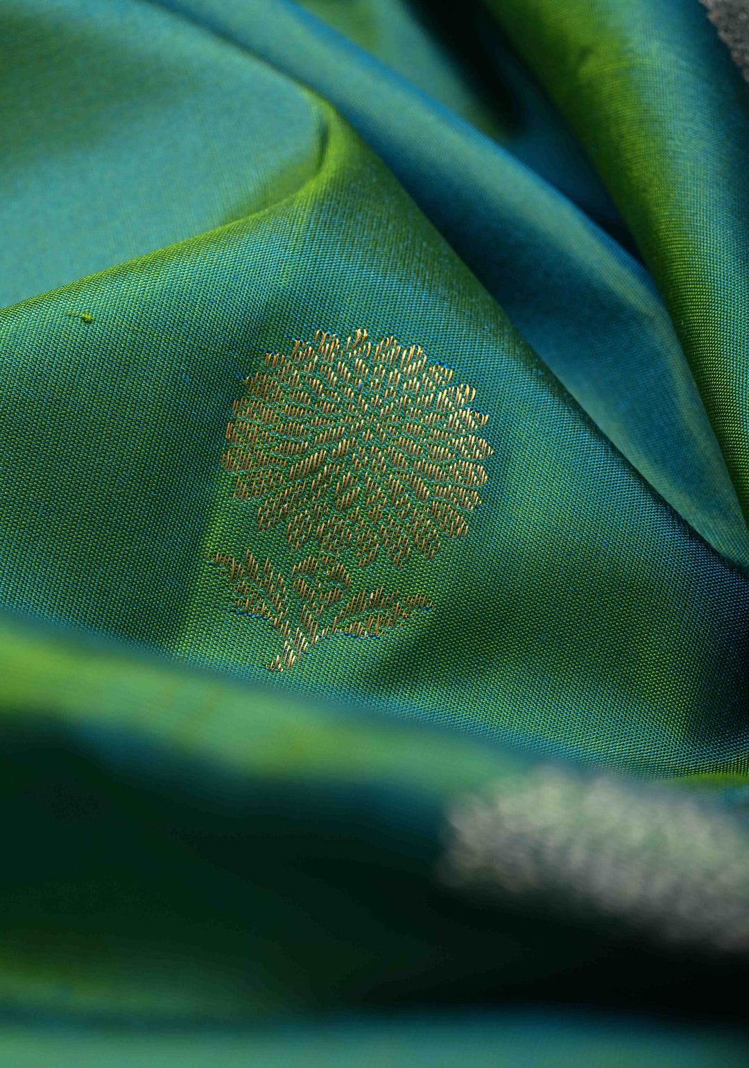 Rama Green Dual tone Pure Gadwal Silk Saree with Gold-Silver Buttas and Multicolor Temple Border | SILK MARK CERTIFIED