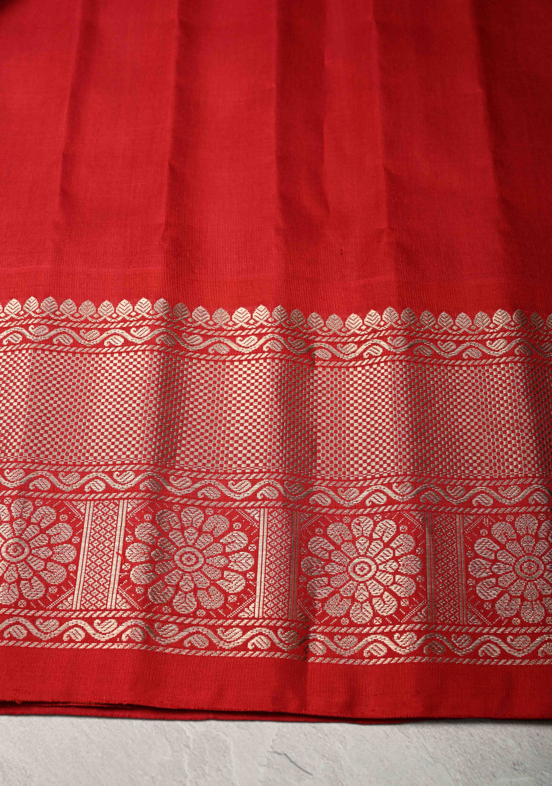 Dusty Sandalwood Dual tone Pure Gadwal Silk Saree with Resham Buttas and Contrast Zari Border | SILK MARK CERTIFIED