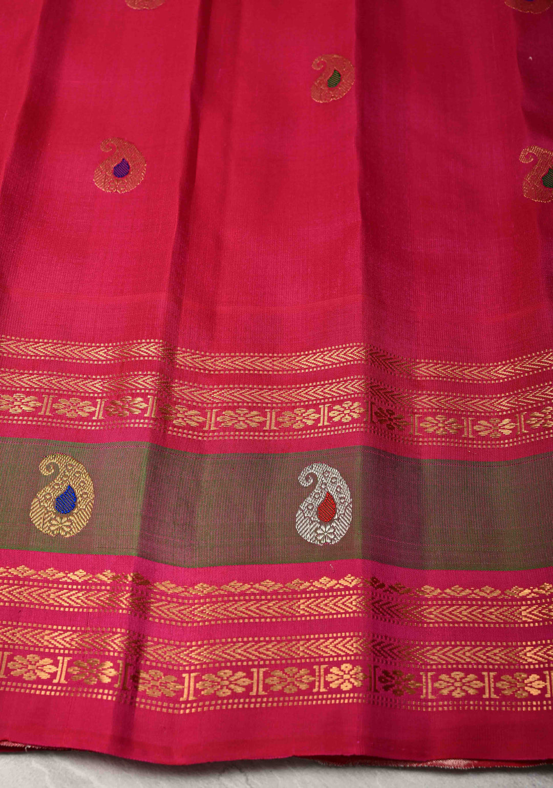 Ivory Pure  Tissue Gadwal Silk Saree with Meenakari Buttas and Zari Border | SILK MARK CERTIFIED