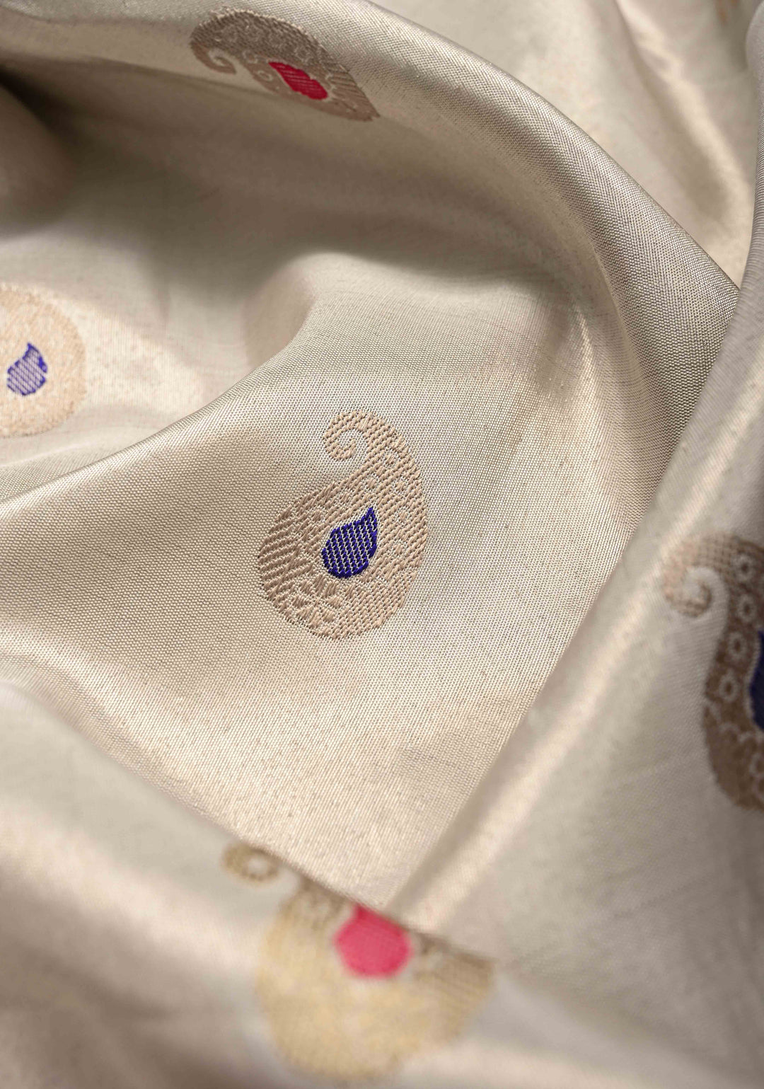 Ivory Pure  Tissue Gadwal Silk Saree with Meenakari Buttas and Zari Border | SILK MARK CERTIFIED