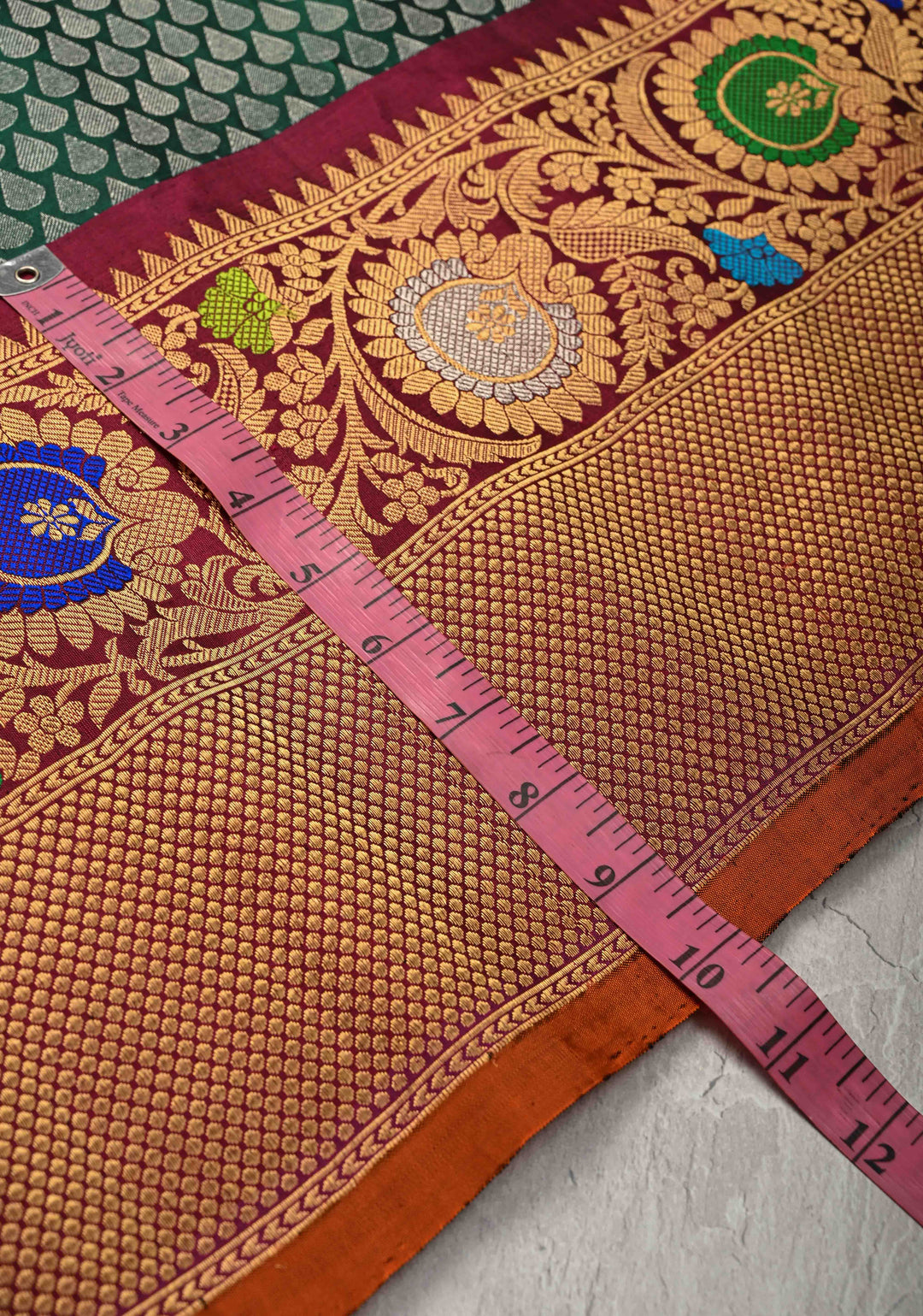 Hunter Green Pure Gadwal Silk Saree with Brocade and Meenakari Border | SILK MARK CERTIFIED