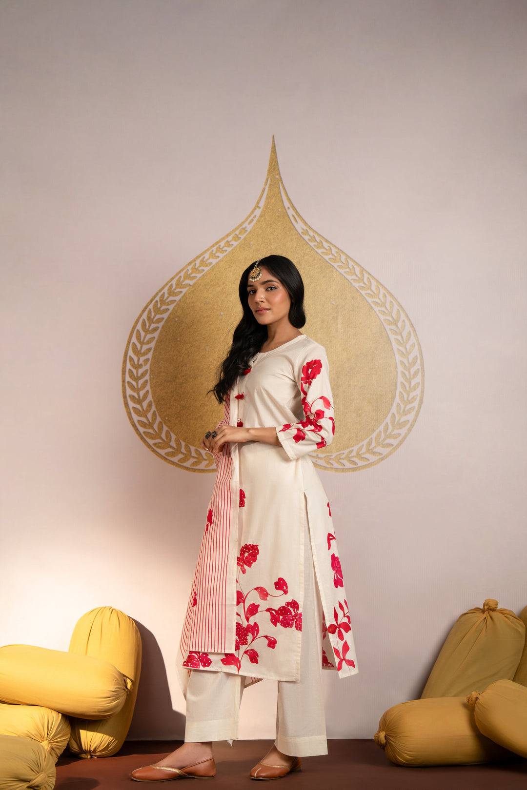 Red floral Placement Print Mul Cotton Suit Set with Sequence and Tari work - SET OF-3 | SHOBITAM