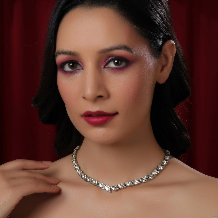 Leaf Shaped Neckpiece in Dual Tone Kundan and American Diamonds | SHOBITAM
