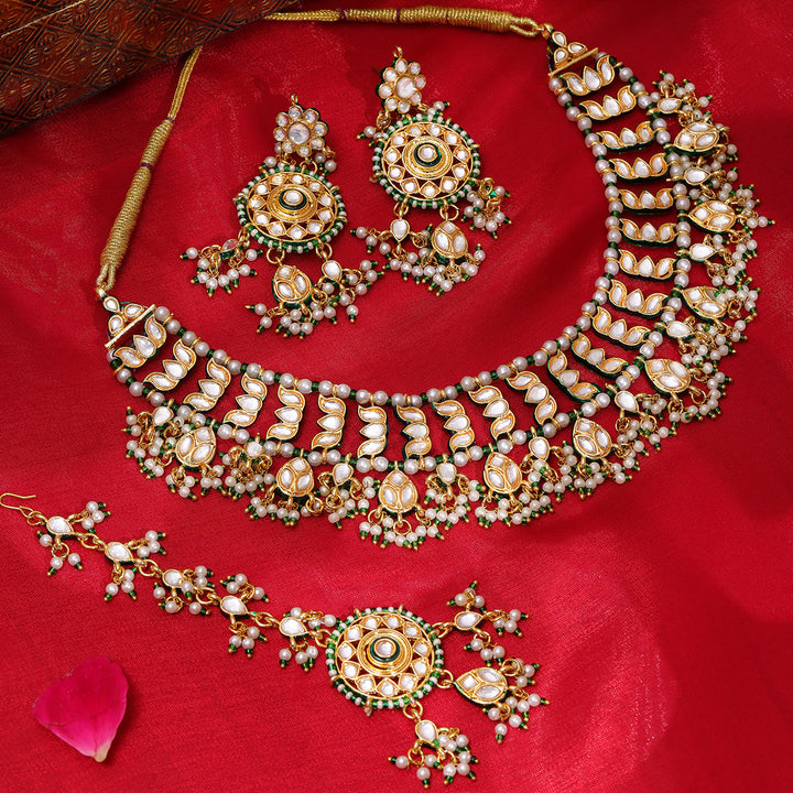 Kundan Collar Green Necklace with Earrings & Maang Tikka | SHOBITAM