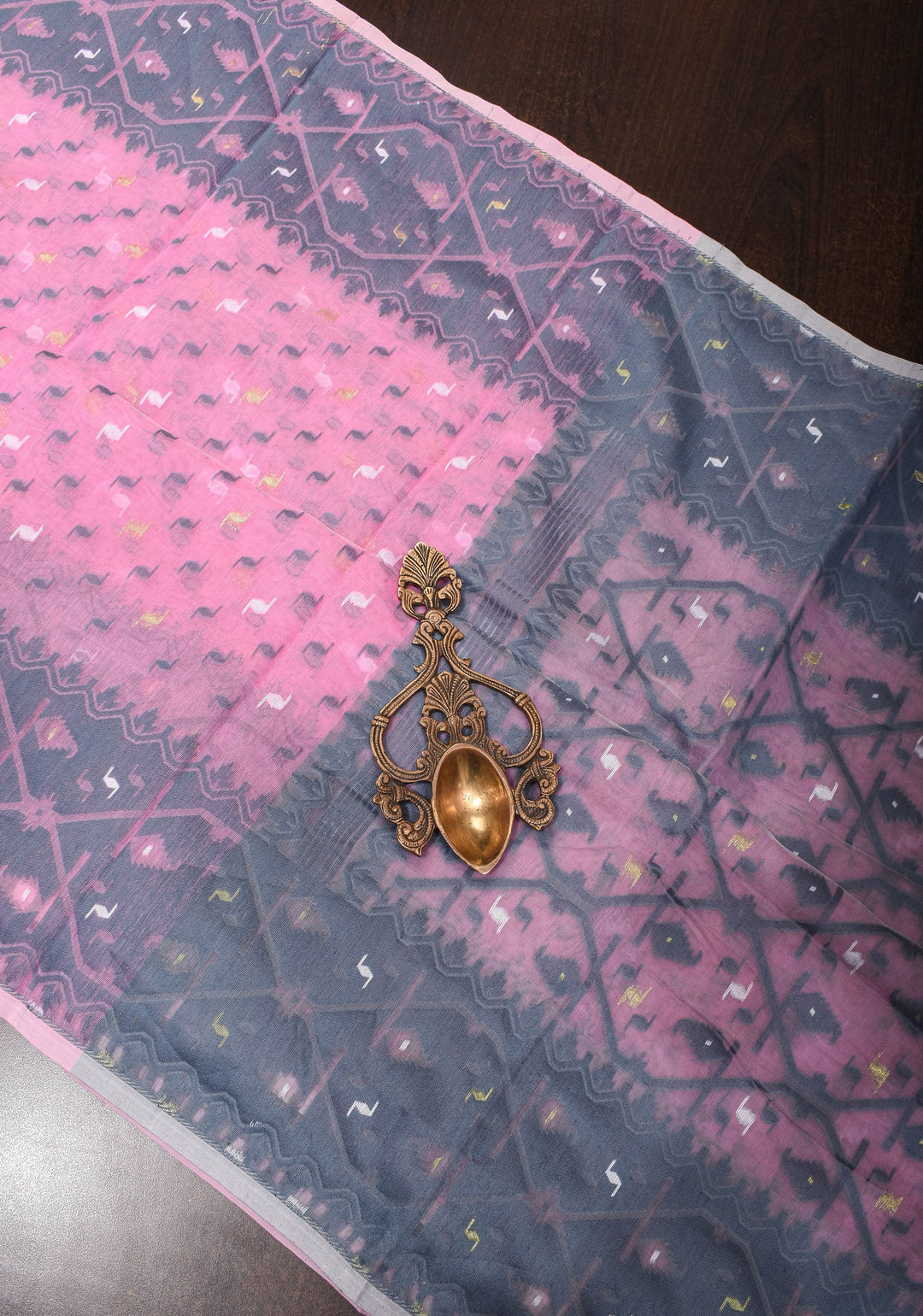 Bengal Cotton saree in Baby Pink and Gray with Jamdani style Design, No Blouse Piece