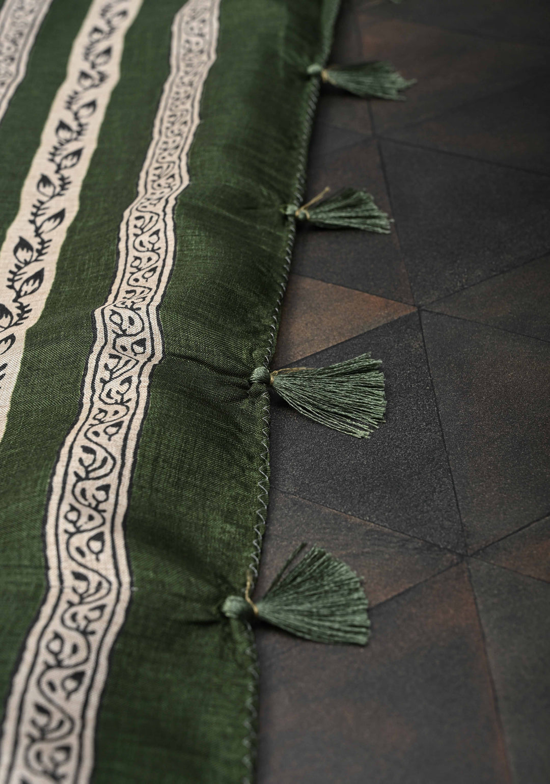 Elegant fine cutwork with floral jaal digital print semi tussar Embroidery Saree in Rifle Green