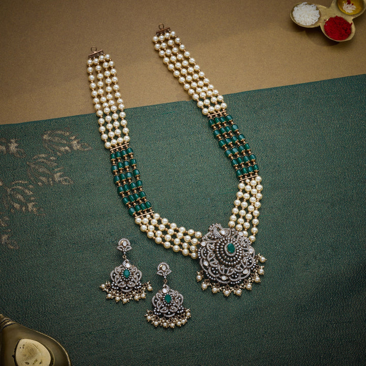 92.5 Silver, 24kt Gold Polish, Victorian Feather Necklace Set | SHOBITAM
