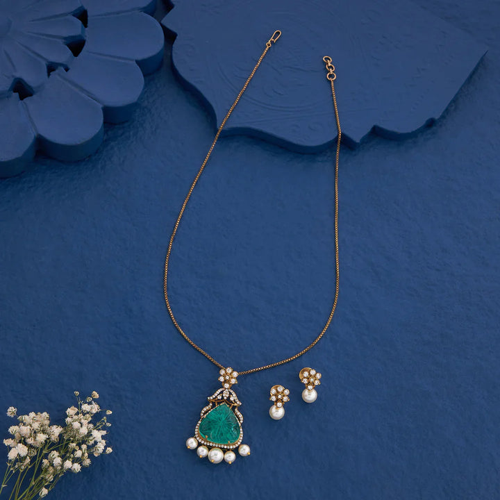 Pure 92.5 Silver, Gold Plated Chisel Green Chain Pendant Set