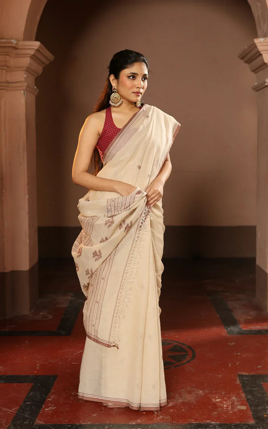Handloom Beige Pure Cotton Jamdani Saree | SHOBITAM