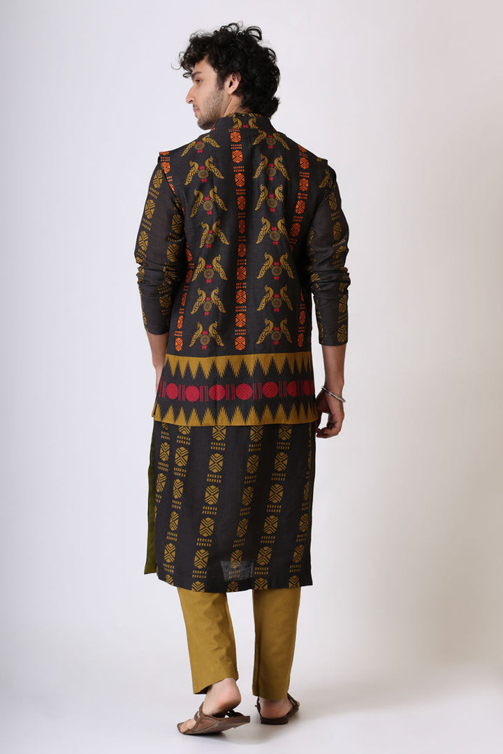 SANGHARSH BLACK MAYIL JACKET | SHOBITAM