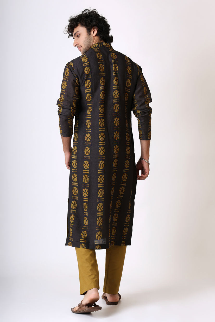 SANGHARSH BLACK BUTTI KURTA PANT SET (set of 2) | SHOBITAM