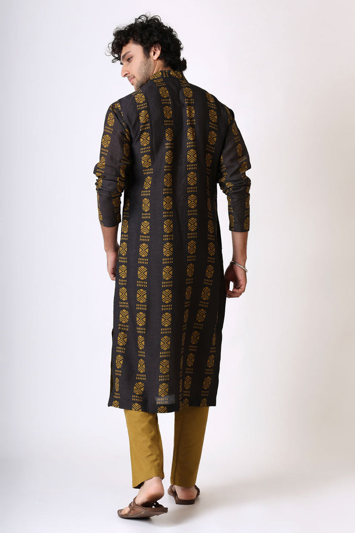 SANGHARSH BLACK BUTTI KURTA PANT SET (set of 2) | SHOBITAM
