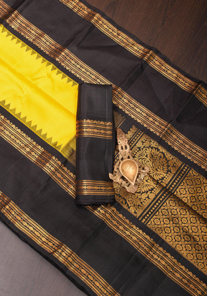 Yellow Exquisite Korvai Gadwal Silk Saree with Black  Borders | SILK MARK CERTIFIED